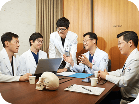 id Hospital - Core Competencies - Mouth protrusion