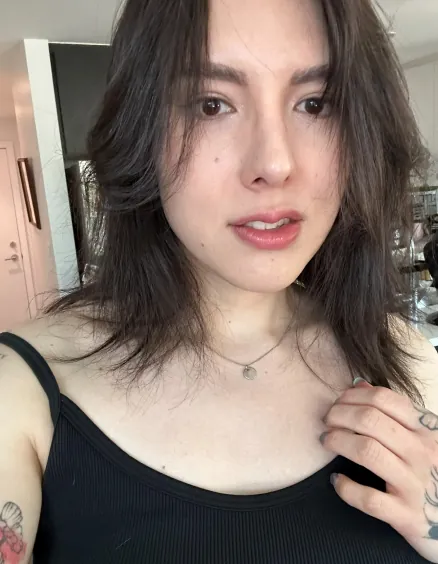 id Hospital - Real Selfies - Noelle
